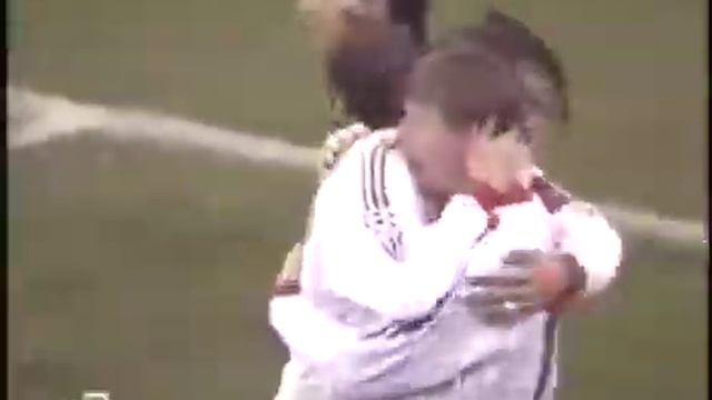 Jon Dahl Tomasson (Milan) - 19/02/2003 - Milan 1x0 Lokomotiva Moscou-RUS - 1 gol смотреть онлайн