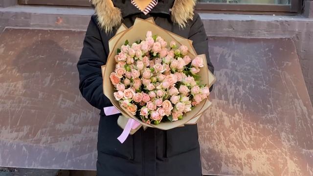 25 кустовых роз Шелби смотреть онлайн