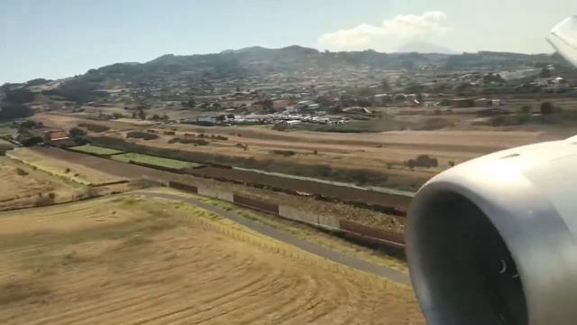AIR EUROPA 787-8 LANDING TENERIFE NORTH AIRPORT смотреть онлайн