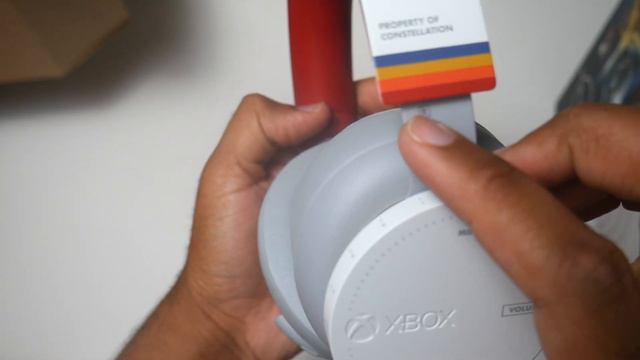 Unboxing The BRAND NEW Starfield Xbox Controller & Headset | These Are FIRE смотреть онлайн
