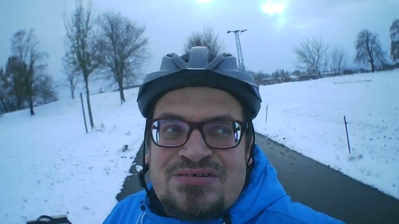 Германия, снова засыпает снегом, свекла оставленая в поле. смотреть онлайн