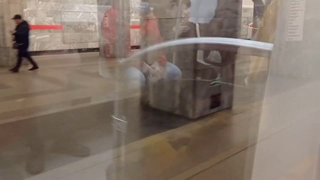 Супер редкий поезд в метро Санкт-Петербурга!!! смотреть онлайн