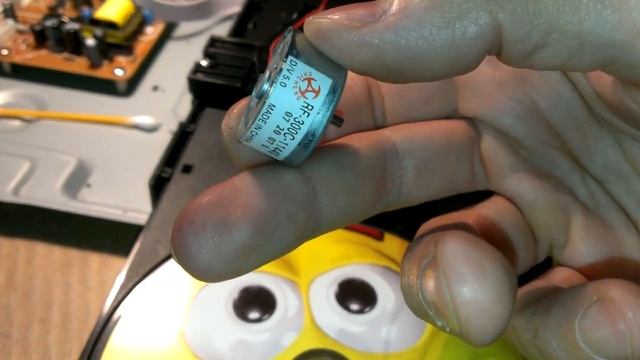 Плеер Techno DVD-1901 \ потужная замена пасика смотреть онлайн