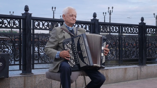 ВЕТЕРАНЫ ДОНБАССА ИСПОЛНЯЮТ ШЕДЕВРЫ ► Деды Знают Цену Жизни смотреть онлайн