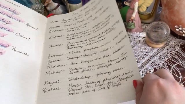 Come Tour my Grimore/ Book of Shadows! смотреть онлайн