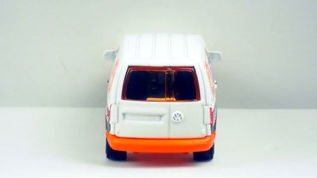 MATCHBOX TOOTSIE ROLL POP 1/6: Volkswagen Caddy Delivery смотреть онлайн
