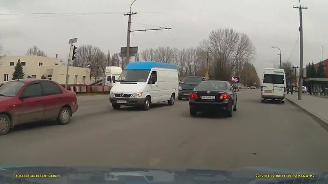 Поимка вора разбившего стекло и укравшего iPad2 смотреть онлайн