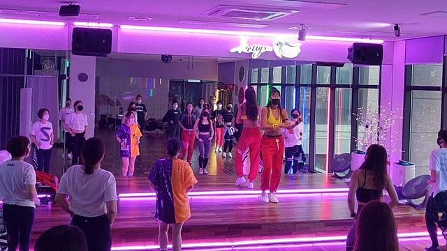 [ZUMBA] Dangerously [Charlie Puth] | Kizomba Pop | PreCoolDown/Cooldown | Choreo by Kelly смотреть онлайн