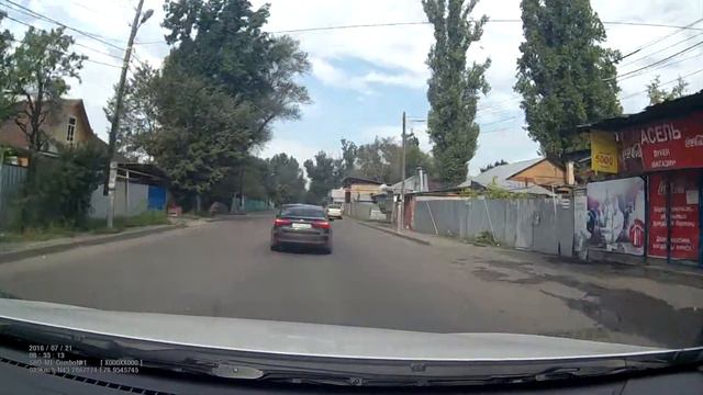 Торопыга едет по встречке