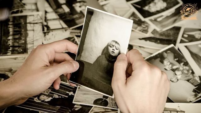 UNA HUÉRFANA, CONTRATADA COMO CRIADA EN UNA MANSIÓN DE LUJO, ENCONTRÓ UNA FOTO ANTIGUA EN EL DESVÁN смотреть онлайн