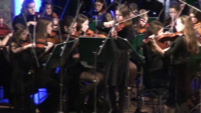 Koncert Malega pihalnega in Malega godalnega orkestra Glasbene šole Celje смотреть онлайн