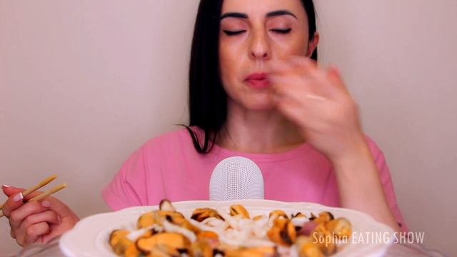 MUKBANG | МОРЕПРОДУКТЫ | МИДИИ, КАЛЬМАРЫ, КРЕВЕТКИ | mussels, squid, shrimp смотреть онлайн