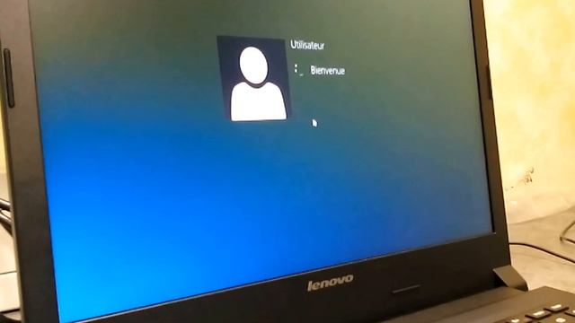 Lenovo B40-45 - 14" - E1-6010 avec SSD - démarrage смотреть онлайн