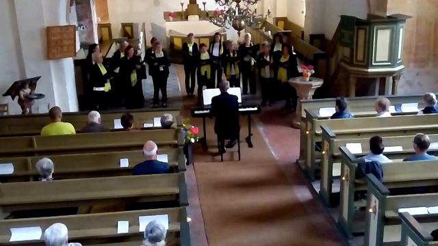 Otto Groll: Freunde, lasst uns singen - Samtenser Frauenchor (Leitung Alex Bergstedt) смотреть онлайн