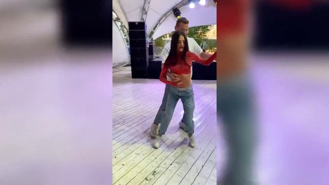 Bachata fusion (Chillax) Dmitry & Anna смотреть онлайн