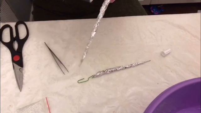 Как сделать сосульку из фольги своими руками #ДекорНаНовыйГод смотреть онлайн