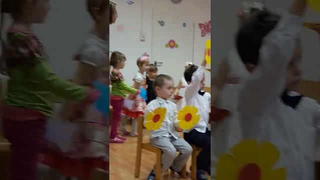 Танец цветочков и бабочек. Валентин. смотреть онлайн