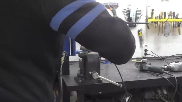 Как быстро выровнять проволоку ! Приспособление своими руками ! смотреть онлайн