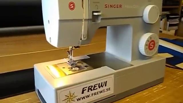 FREWI testar Singer Heavy Duty 4411 - 8 lager kapellväv смотреть онлайн