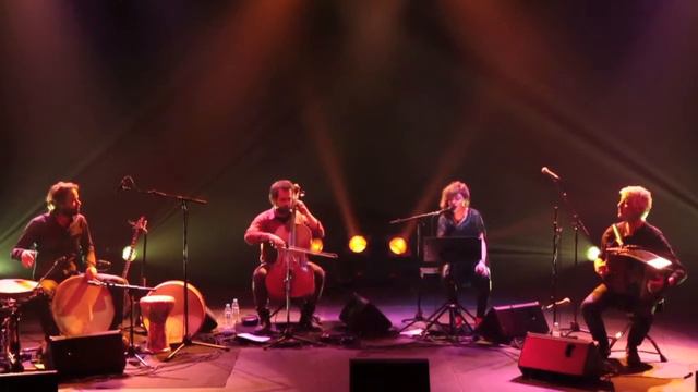 Sousta Politiki - Mia Politissa смотреть онлайн