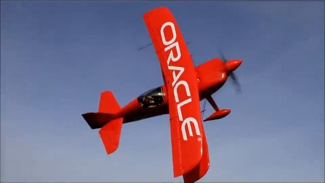 Sean D. Tucker Flies Team Oracle Stunt Plane смотреть онлайн
