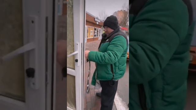 не плов, а РИЛ: ЛД когда порвал куртку* #лд #друзья #кент смотреть онлайн