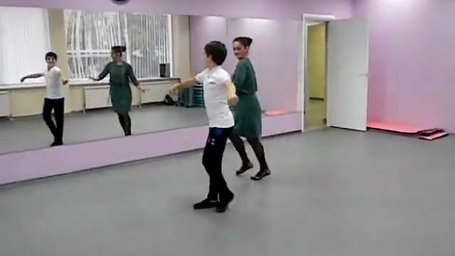 Маленький кавказец блестяще танцует лезгинку смотреть онлайн