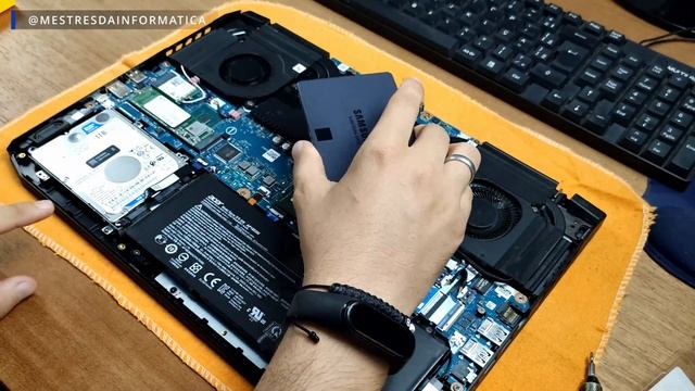 COMO FAZER UPGRADE NO ACER NITRO 5 (Memória RAM + SSD) смотреть онлайн
