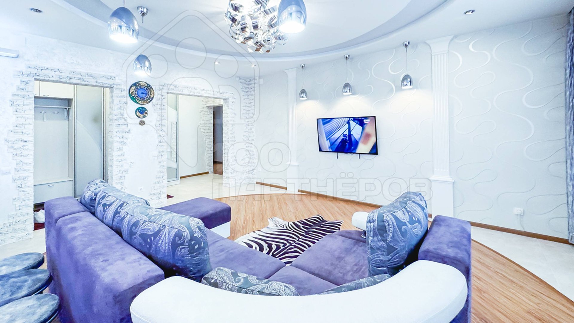 Рум-тур по евро 3-комнатной квартире, по адресу Квартал Стрижи, 15 (аренда) смотреть онлайн