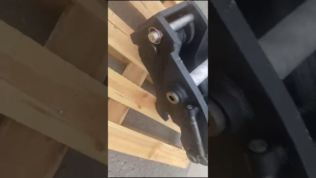 устройство для быстрой смены оборудования для экскаватора погрузчика