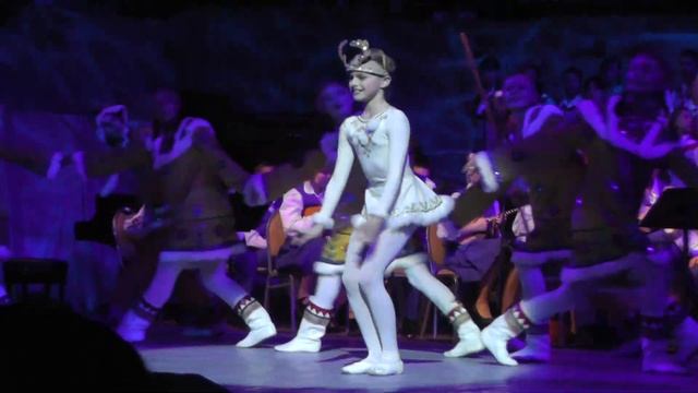 ЛЕРА - оленёнок /Праздник молодого оленя /Ансамбль им. Локтева "Якутский танец" 17.11.2013 смотреть онлайн