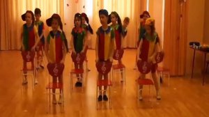 Танцевальная студия «Смайлики», танец «Сидя на стуле»