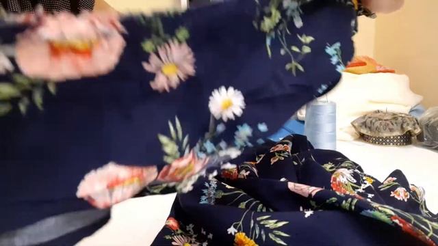 ОБРЕЗАЕМ РУКАВА ВОЛАНЫ. ОБРАБОТКА НИЗА РУКАВА НА ПЛАТЬЕ. смотреть онлайн