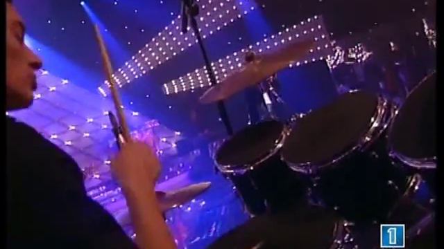 Laura y Sandra Portolés - AMORES DE BARRA - ELLA BAILA SOLA - смотреть онлайн