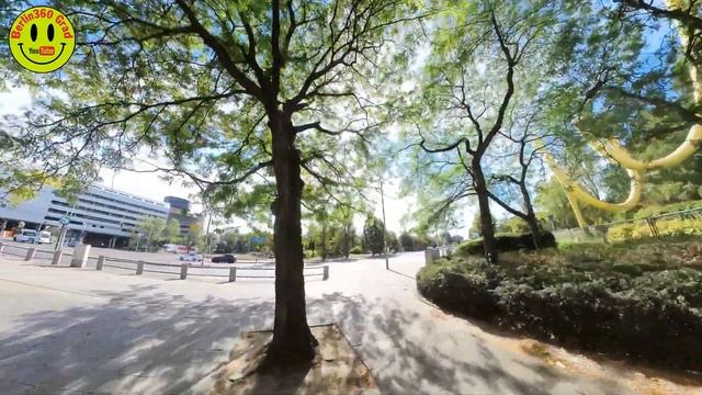 Discover Berlin by bike: Messe Berlin & Rund um den Funkturm смотреть онлайн