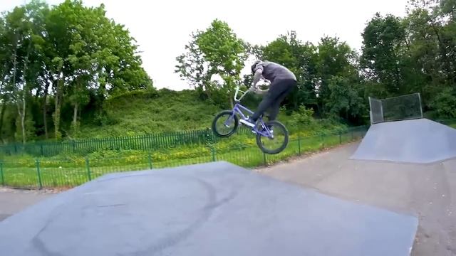SICK BMX RIDING & MODS! смотреть онлайн