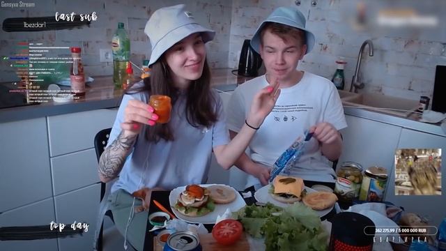 ПАЛЬЧИКИ СТРОГО ИГРАЮТ С КИСКОЙ ГЕНСУХИ | СТОШНИЛО ОТ ТРЕШ-БУРГЕРОВ | КУКИНГ СТРИМ | Gensyxa Stream смотреть онлайн