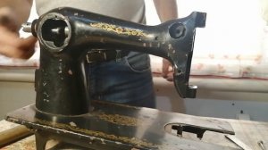 Снятие главного вала и устранение люфта на верхней головке шатуна швейной машины Подольск (Часть 2)