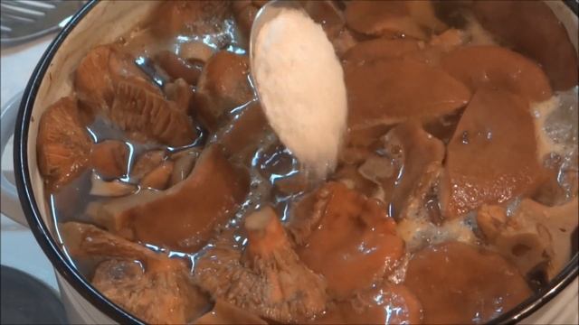 КАК ПРИГОТОВИТЬ ГРИБЫ РЫЖИКИ / ГРИБНАЯ ИКРА НА ЗИМУ / Mushroom caviar for the winter смотреть онлайн
