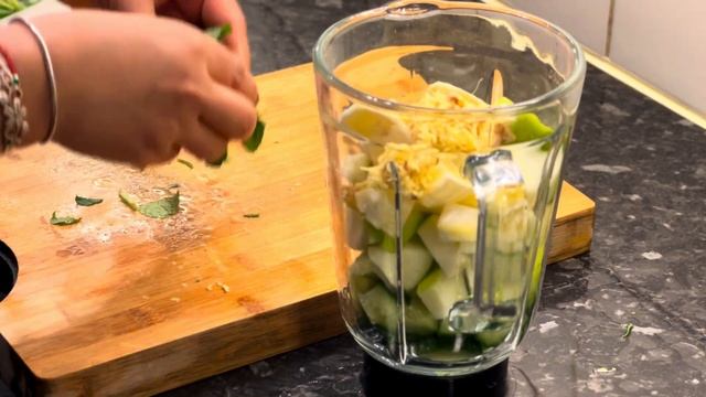 Loose weight only in 15 days! ? with GREEN DETOX WATER!!! | Celery Juice Recipe смотреть онлайн