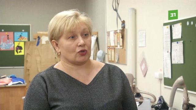 Помощь бойцам от юных швей. Студенты челябинского техникума отшили партию балаклав, снудов смотреть онлайн