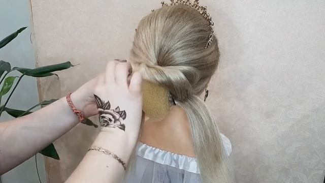 Выпускной 2022 / Идеи причесок на выпускной смотреть онлайн