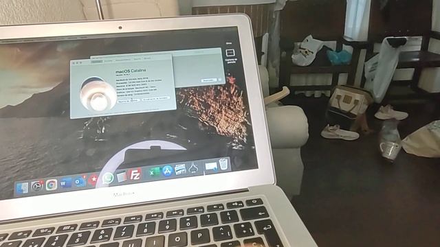 Vendo Macbook air early 2014 con 168 ciclos, NUEVA! смотреть онлайн
