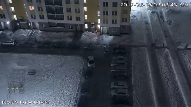 Подростки разбили стекло в киоске на Краснолесья, 123 смотреть онлайн