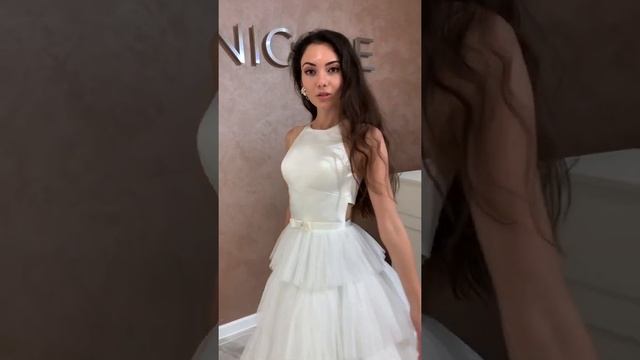 Свадебное платье миди с многоярусной юбкой смотреть онлайн