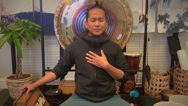 Maha Mrityunjaya Mantra (Aum Tryambakam Yajaamahe) +Shruti Box смотреть онлайн