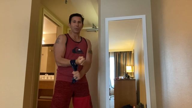 Hotel Room Workouts - Biceps/Triceps смотреть онлайн