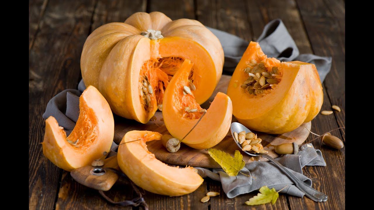 Чистим быстро тыкву от твердой кожуры. смотреть онлайн