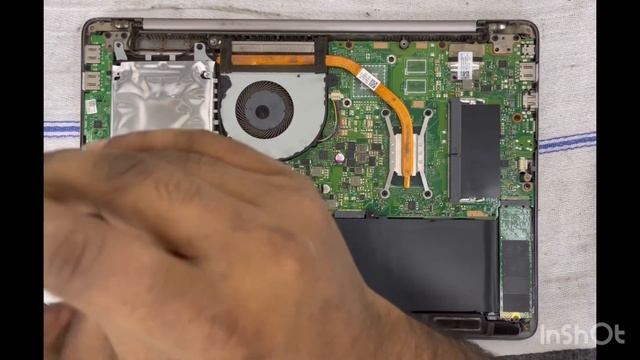 Asus ZenBook 14 UX310U 7th Gen | Battery Replacement смотреть онлайн