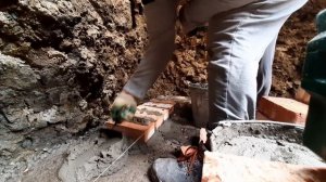 Погреб из красного кирпича.начал кладку.наконец то...